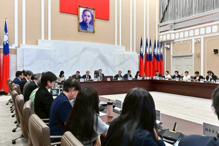 2025年4月30日行政院長卓榮泰主持行政院性別平等會第32次委員會議。.jpg